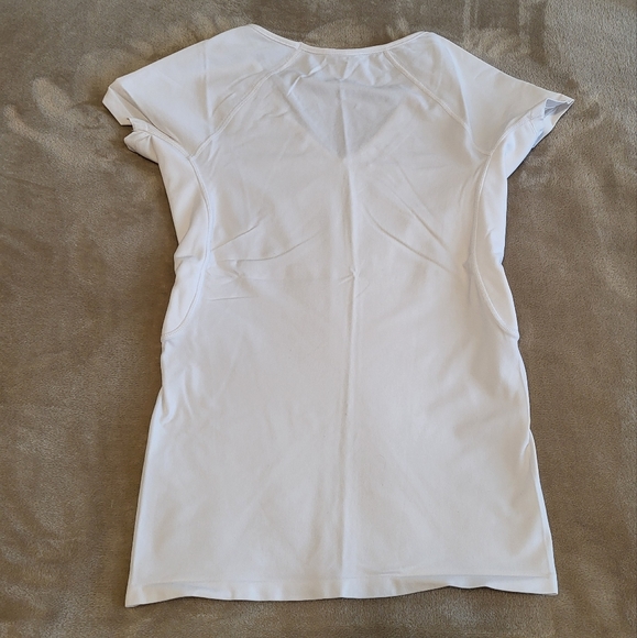 Knix sweat proof v neck tshirt - Picture 2 of 4